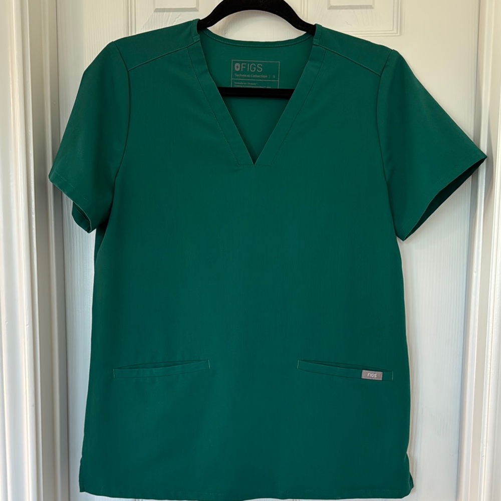 Figs Green Boxy Short Sleeve scrub top